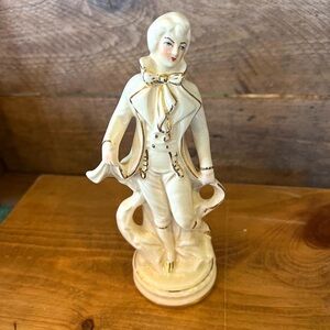 Vintage Coventry man figurine cream gold